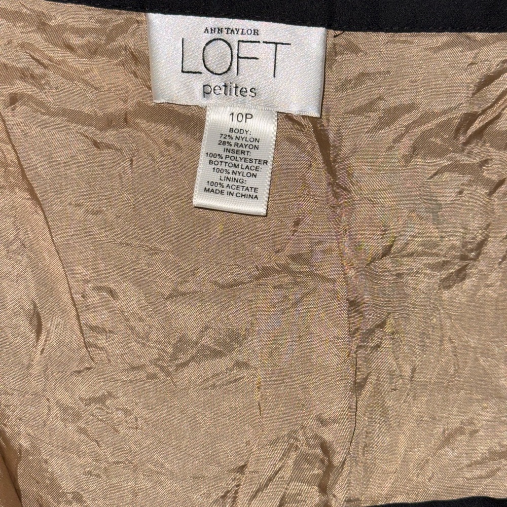 Ann Taylor LOFT Black Lace Flared Skirt Size 10P Lining Beige Godet - Picture 8 of 8